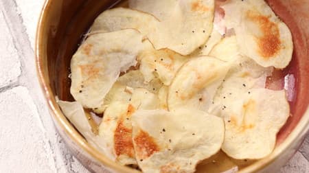 Easy and healthy "potato chips not fried" recipe in the microwave! It is delicious even with flavors such as powdered consomme and green laver!