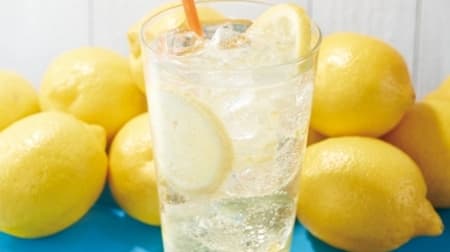 A refreshing summer drink at Excelsior Cafe! "Lemonade soda" and "tapioca fruit tea"