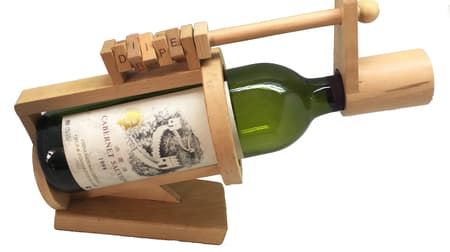 解かないと飲めない「ワインボトルパズル」 -- アメリカのワイン通の間で人気のアイテムがヴィレッジヴァンに登場