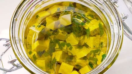 Easy recipe for tofu marinated in olive oil! Just marinate tofu overnight for a snack that goes down a treat - you'll be hooked on its chunky, smooth texture!