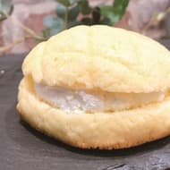 鎌倉ベーカリーに凍らせたパン「フローズンメロンぱん」夏季限定で！中にはひんやりクリームたっぷり
