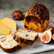 高級食パン「嵜本」に「白いちじくとゴーダチーズの食パン」！ -- パリパリ焼きチーズとプチプチ甘いフィグ