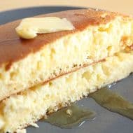 【レシピ】分厚いホットケーキは “炭酸水” で簡単に焼ける！ふかふかもっちり 食べ応えもアップ！