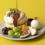フリッパーズに「奇跡のパンケーキ オータムフルーツ＆キャラメルミルクティー」！3サイズから選べる