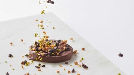 Jiichiro "Surprised Chocolat" is nuts x chocolate rusks! Topped with almond pralines and pistachios