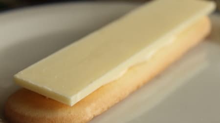 【実食】ファミマ「パキチョコ＆ラングドシャサンド（ミルク）」ホワイトチョコの香り際立つ洋菓子