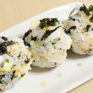 【レシピ】韓国風おにぎり「チュモッパ」に “とびっこ” を入れてみて！マヨやチーズ入りでコク旨！