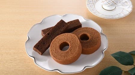 ファミマ 丸福珈琲店 監修「濃いコーヒーバウムクーヘン」「濃いコーヒースティックパウンドケーキ」