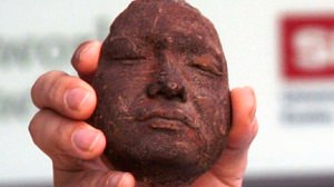 It's scaryly similar ...!? A "face chocolate" that looks exactly like you, made using a 3D printer.