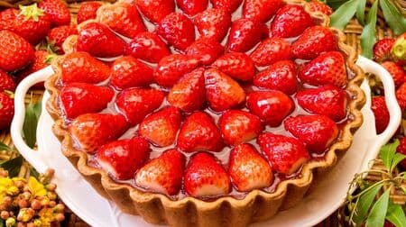 Kirfebon A week of strawberry making! Introducing all 10 types of tarts with plenty of "white strawberries" and "red hoppe"