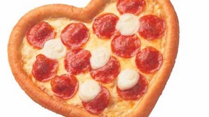 For those who don't like sweets, "Heart-shaped pizza" is a happy Valentine's day!