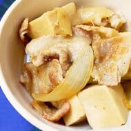 「高野豆腐と豚バラの肉豆腐」レシピ！豚バラ肉の脂の甘みと旨味が染み込んだプルッフワな豆腐が美味い！
