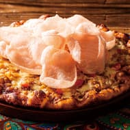 シェーキーズ「ナシゴレン風ピザ」インドネシアの焼き飯をトッピング！「ケバブ風ピザ」「トムヤムクン風スパゲティ」も