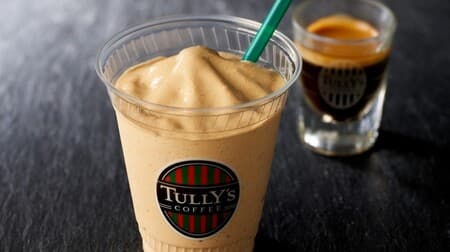 Summer drinks such as Tully's Coffee "Espresso Shake" and "Gorotto Mango Yogurt Sworkle"!