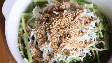 A refreshing summer "shirasu cucumber salad" recipe! The sardine flavor is added to the crispy texture.