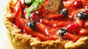 How about a cheese tart made with "Amaou strawberry"? --Freshly baked cheese tart shop PABLO