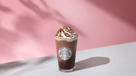 Starbucks new "Chocolate Tea Cake Frappuccino" with Earl Gray Tea and dark chocolate powder-stained sponge!
