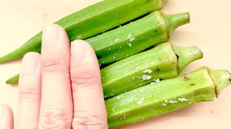 How to freeze okra! After rolling with salt, heat it in the freezer and then freeze it!