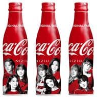 「コカ・コーラ スリムボトル NiziUデザイン」250mlの飲み切りサイズ