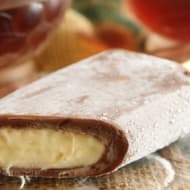 【実食】セブン「赤城 ミルクレア チョコレート」ねっちり濃厚ミルクとやわらかチョコアイス！