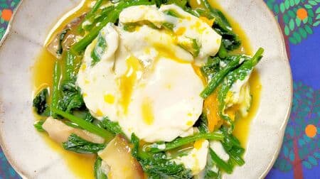 Low-calorie "egg simmered" recipe! Simply entangle the moist spinach with the torotoro egg and simmer in the dashi stock.