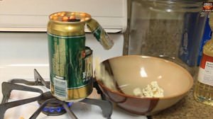 ビールの空き缶でポップコーンをつくるシュールな動画が話題