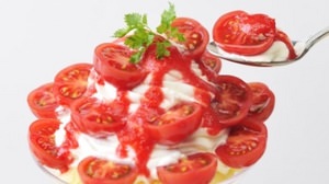 A parfait using the rare tomato "Kinkohime" developed by Kagome is now available! Ginza Cozy Corner