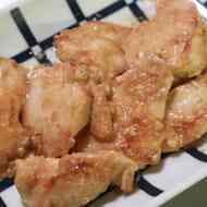 「鶏むね肉のみそマヨ焼き」レシピ！しっとり鶏むね肉に濃厚みそマヨ味！少ない調味料で簡単