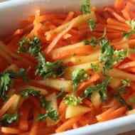 「柿とにんじんのマリネサラダ」レシピ！とろり柿とシャキシャキにんじん！鮮やかオレンジ色がきれい