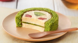 Spinach on celery !? "Green smoothie roll cake" using vegetables and fruits--from Lawson