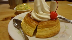 Try eating "Shiro Noir" at the coffee shop "Komeda" where you can enjoy the morning service of Nagoya