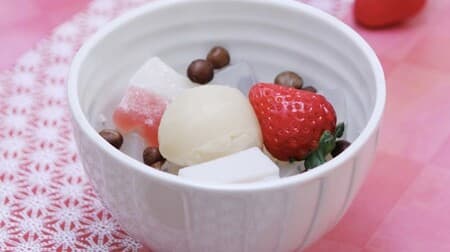 Funabashiya January Limited "Strawberry Milk Anmitsu" Sweet and sour strawberry x rich milk bean paste with just the right amount of sweetness! Signboard product "Kuzumochi" included