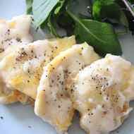 「鶏むね肉のチーズピカタ」簡単レシピ！しっとり鶏むね肉にふんわり卵ととろけるチーズ