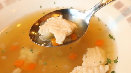 【実食】サイゼリヤ「鶏ササミと大麦のスープ」1杯200円・カロリー66kcal！チキンの旨みじんわり広がる