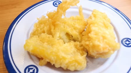 【実食】くら寿司「焼き芋 天ぷら」は一度試してみて欲しい一皿！まったりなめらかスイートポテトみたいなお芋にサクサクの衣