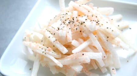 Recipe for Daikon Salad with Mentaiko Mayo! Crisp and fresh daikon radish with mentaiko mayo for a tangy and mellow taste!