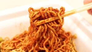 When I ate "Oni Spicy Yakisoba" with too much chili pepper, my breathing changed, but I became addicted ...!?