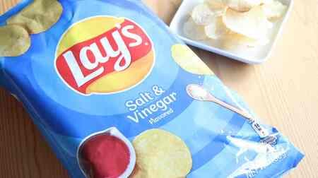 Tasted "Lay's Salt & Vinegar Potato Chips" - addictive goodness! Exquisite balance of sourness, umami and sweetness