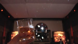 Whiskey with 10 million stars--infiltrate the "Planetarium Bar" produced by Takayuki Ohira