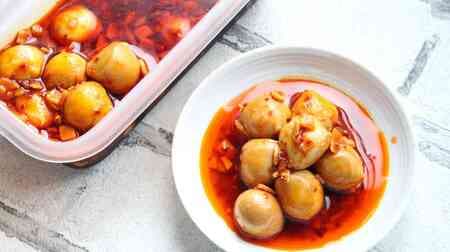 Mozzarella Cheese in Mentsuyu Rayu Recipe! A simple snack with a punch of raayu!