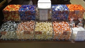 All-you-can-stuff chocolate !? "Pick & Mix", the largest ever, has been renewed at the Linz Cafe Kichijoji store.