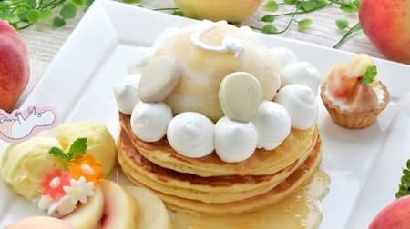 Moomin Cafe "Manmaru Oshiri Momo Apricot Pudding Pancake" - hearty dessert menu with white, round apricot peach pudding on top.