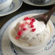 【実食】ファミマ「クレメダンジュ」ふんわりコクのあるクリームチーズに甘酸っぱいラズベリー！