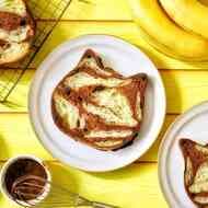 「ねこねこ食パン チョコばにゃにゃ」バナナ風味デニッシュ生地 × くるみ＆チョコチップ入り生地にバナナソース入り！