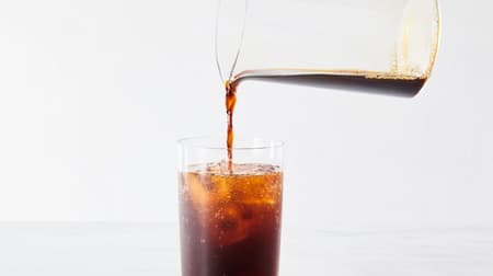 Blue Bottle Coffee "Nola Cola" - Refreshing spice-scented craft cola and sweet, soft coffee flavor
