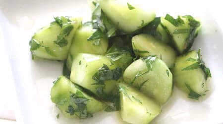 Five cucumber recipes: "Cucumber with honey mint marinade," "Cucumber and banana with yogurt," "Onion and bonito with spicy sauce," "Cucumber with wasabi," and "Shirasu cucumber salad.