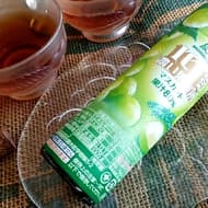【実食】森永「アイスボックス濃い果実氷＜マスカット＞」果汁80％のやわらか氷 紅茶で割ってマスカットティーにも！