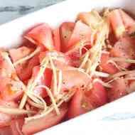「トマトのしょうがマリネ」レシピ！しょうがの辛みと鮮烈な風味がトマトの甘酸っぱさ引き立てる