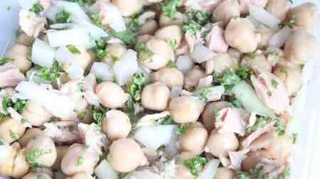 Tuna Salad with Chickpeas and Parsley Recipe! Tuna with parsley, lemon and a touch of sourness.