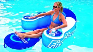 The first "first class" in my life on the sea ... Beach float where you can keep beer cold